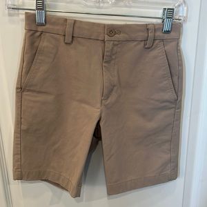 Vineyard Vines performance khaki shorts